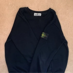 Stone island tröja  - Skitsnygg stone island tröja som inte kommer till användning🙏😊