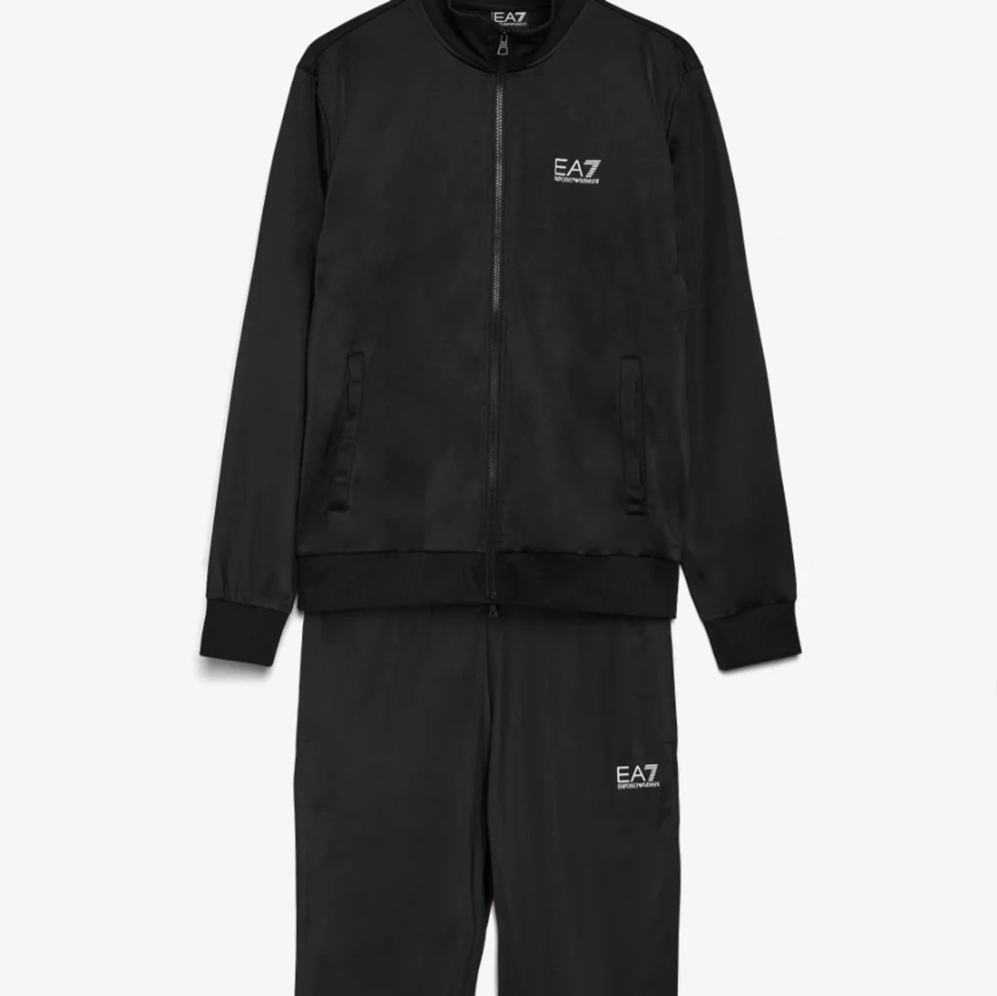 Svart tracksuit från EA7 Emporio Armani