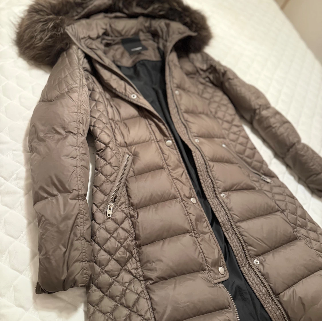 Brun lång dunjacka med fuskpäls - 4