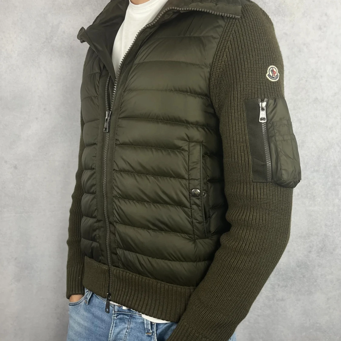 Olivgrön pufferjacka från Moncler