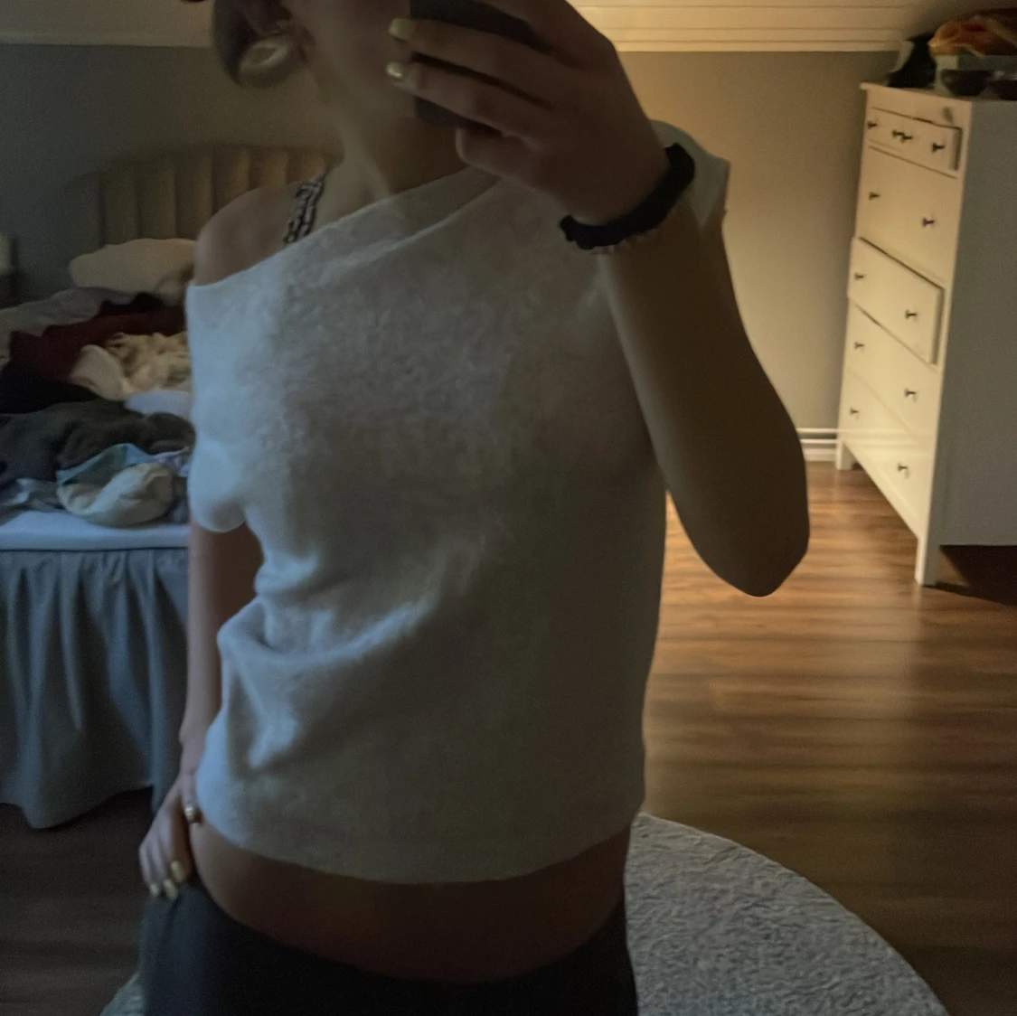 Beige offshoulder stickad topp Nelly