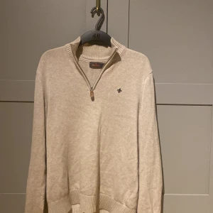 Morris halfzip - Snygg Morris halfzip, nypris runt 1499kr, väldigt bra skick, hör av dig vid intresse