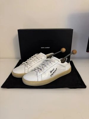 Saint Laurent skor 40 - Saint Laurent sneakers storlek 40. Bra skick