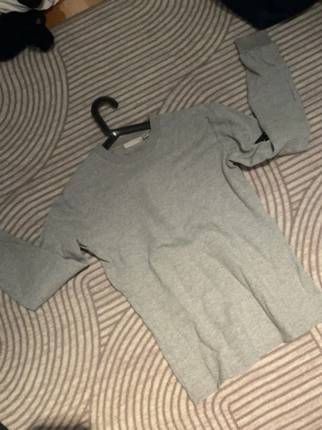 Grå långärmad tröja från Calvin Klein - 1