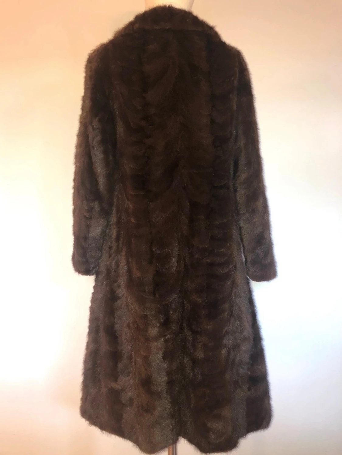 Mörkbrun lång pälsjacka - 1