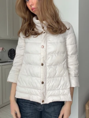 Vit dunjacka - Så najs med trekvartsärm 🤍