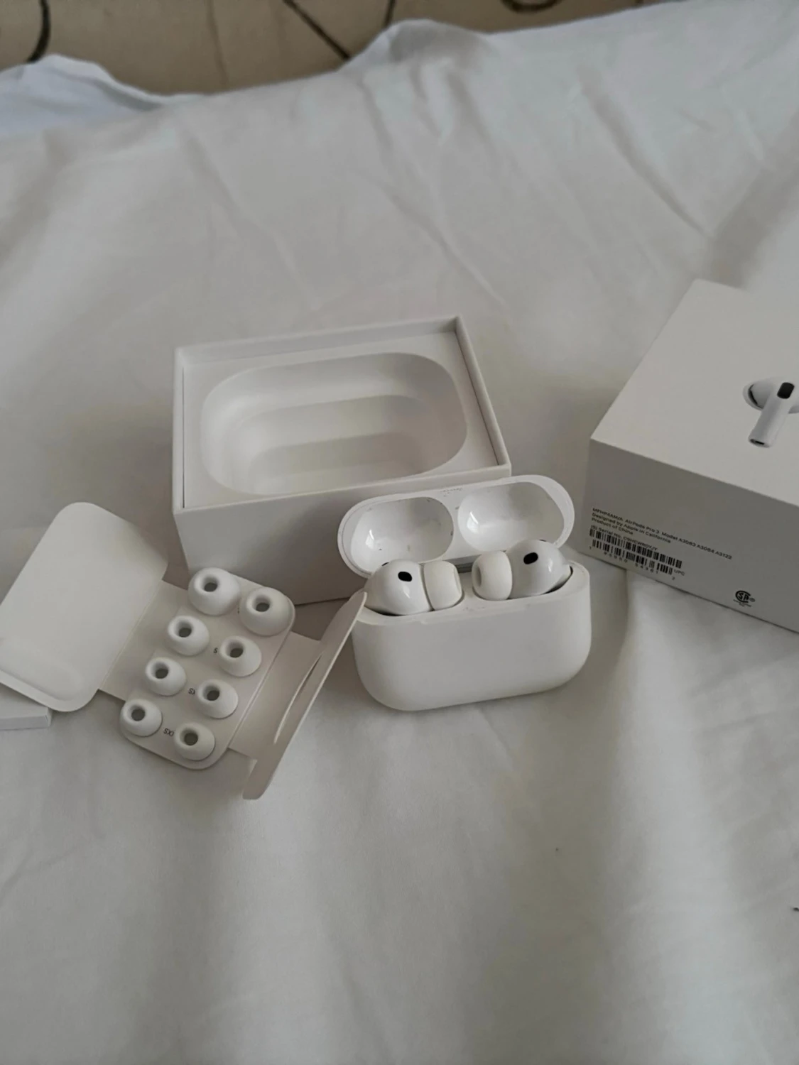 AirPods Pro 3 2025 HP4 - 1
