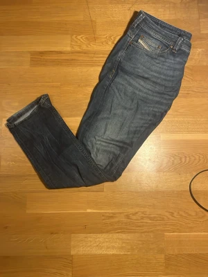 Diesel jeans - Säljer dessa feta jeans från Diesel✨               | Storlek: 32/30 | Passform: straight/slim | Skick: bra | Skriv vid minsta fundering🤝