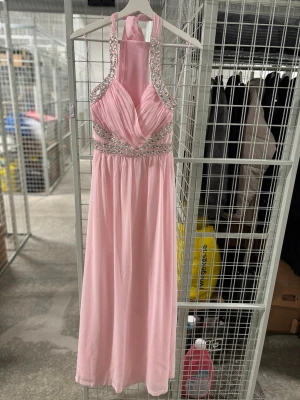 Balklänning  - Jättefin balklänning, använd en gång, inga defekter! Storlek 8