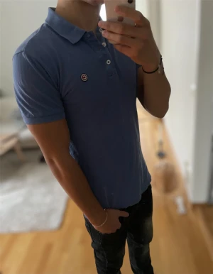 Blå pikétröja från Colmar - Skick 9/10✅ skriv vid funderingar!