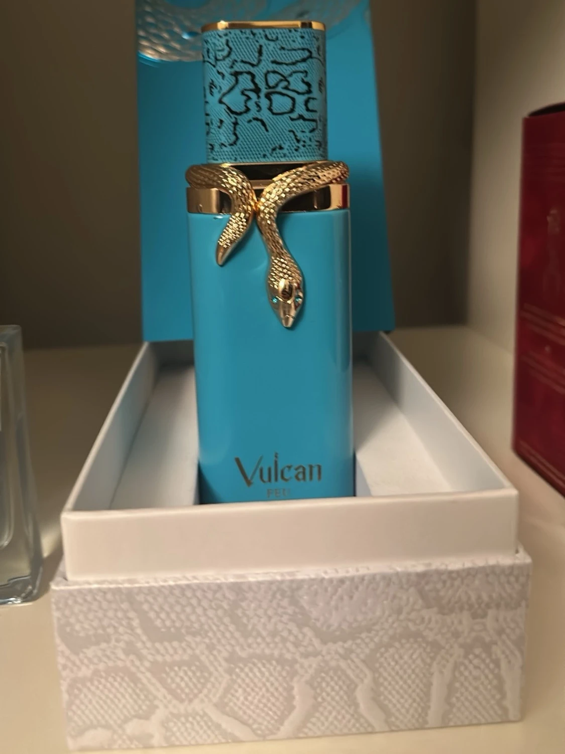 Vulcan fue söker byte!! Helst Opulant Dubai eller om det går! Nästan oanvänd flaska