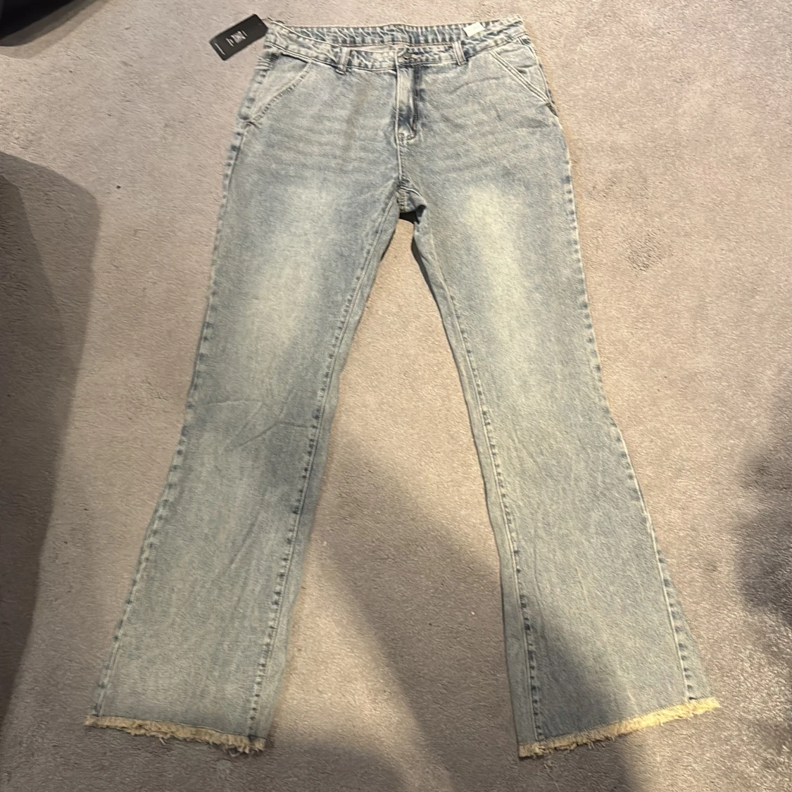Ljusblåa flared jeans Sumwon