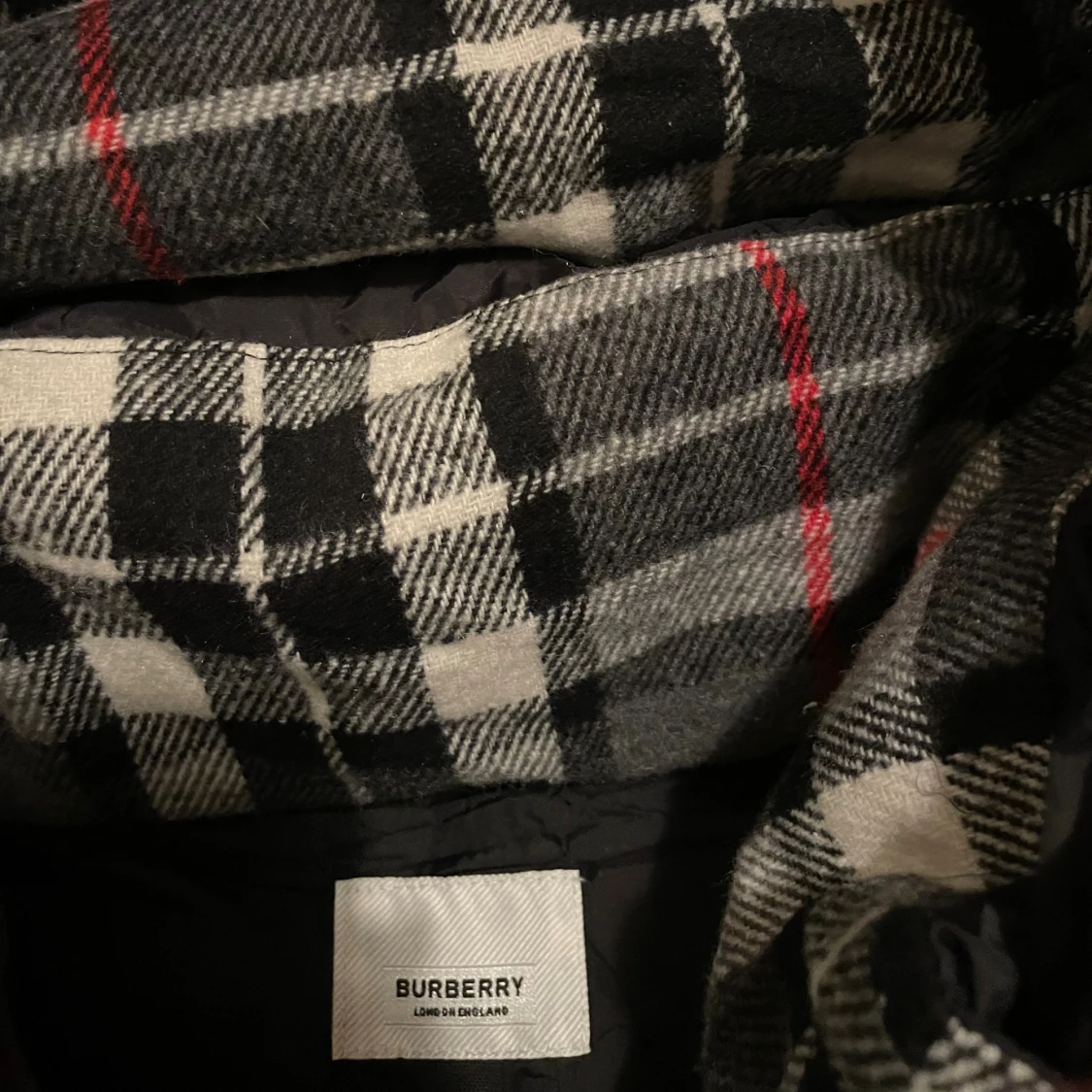 Svart dunväst Burberry jacka med huva - 3