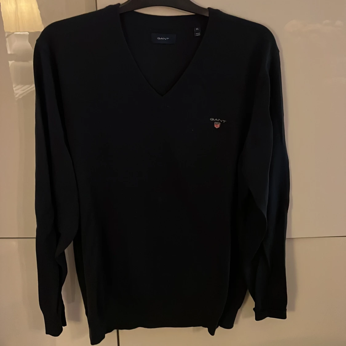 Svart v-ringad tröja från GANT XL