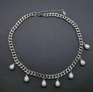 Handgjort halsband  - Material-rostfritt stål 