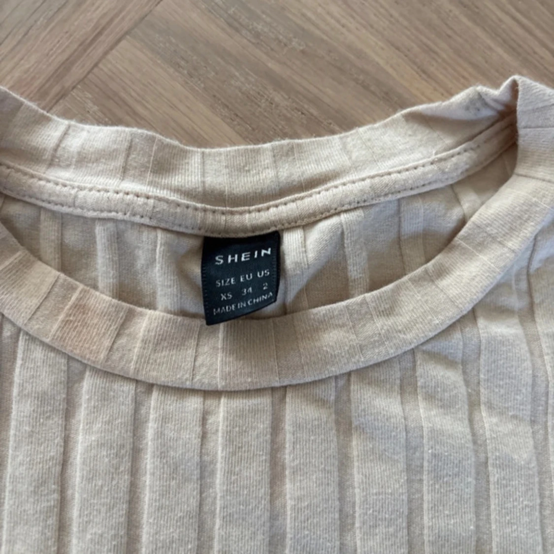 Beige ribbad topp med snörning från SHEIN - 2