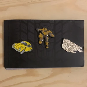 Transformers Bumblebee pins - Ett set med 3 bumblebee pins 💛