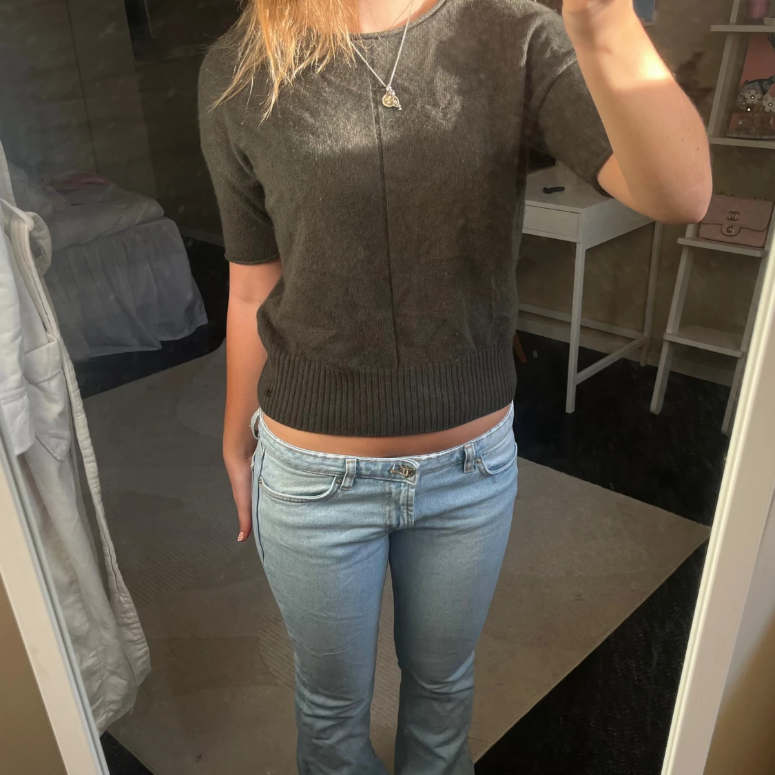 Skogsgrön stickad tröja