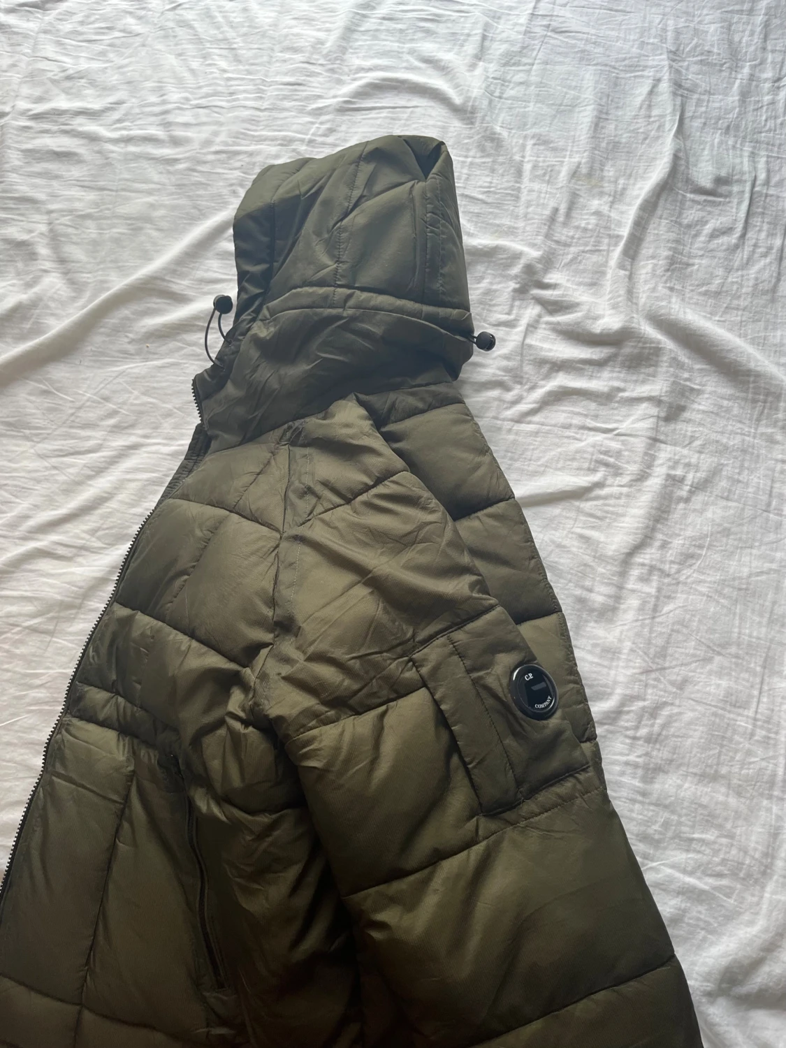 Olivgrön pufferjacka från C.P. Company - 2