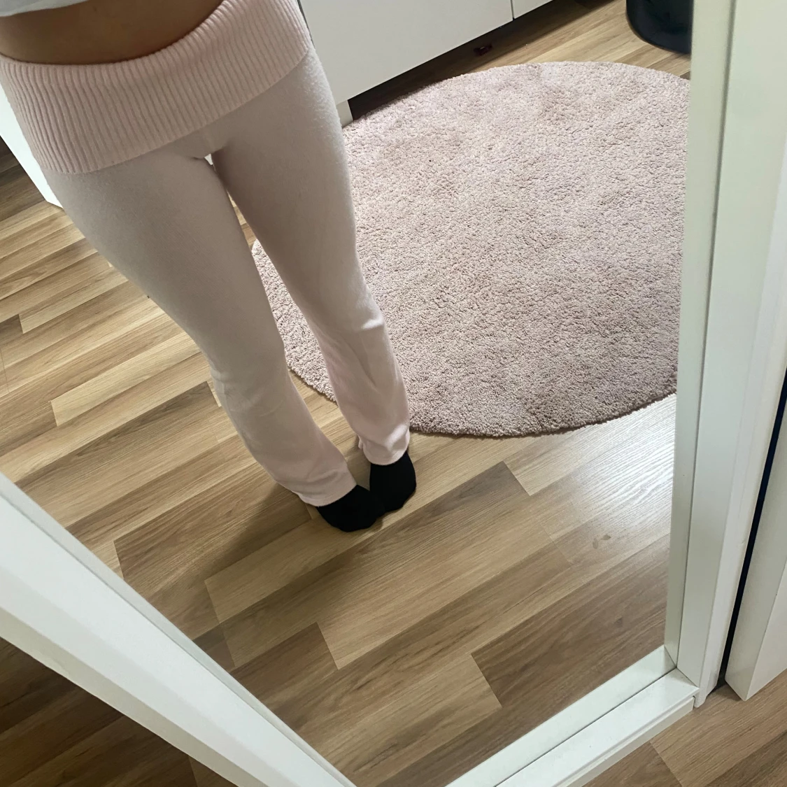 Ljusrosa stickade byxor Gina Tricot