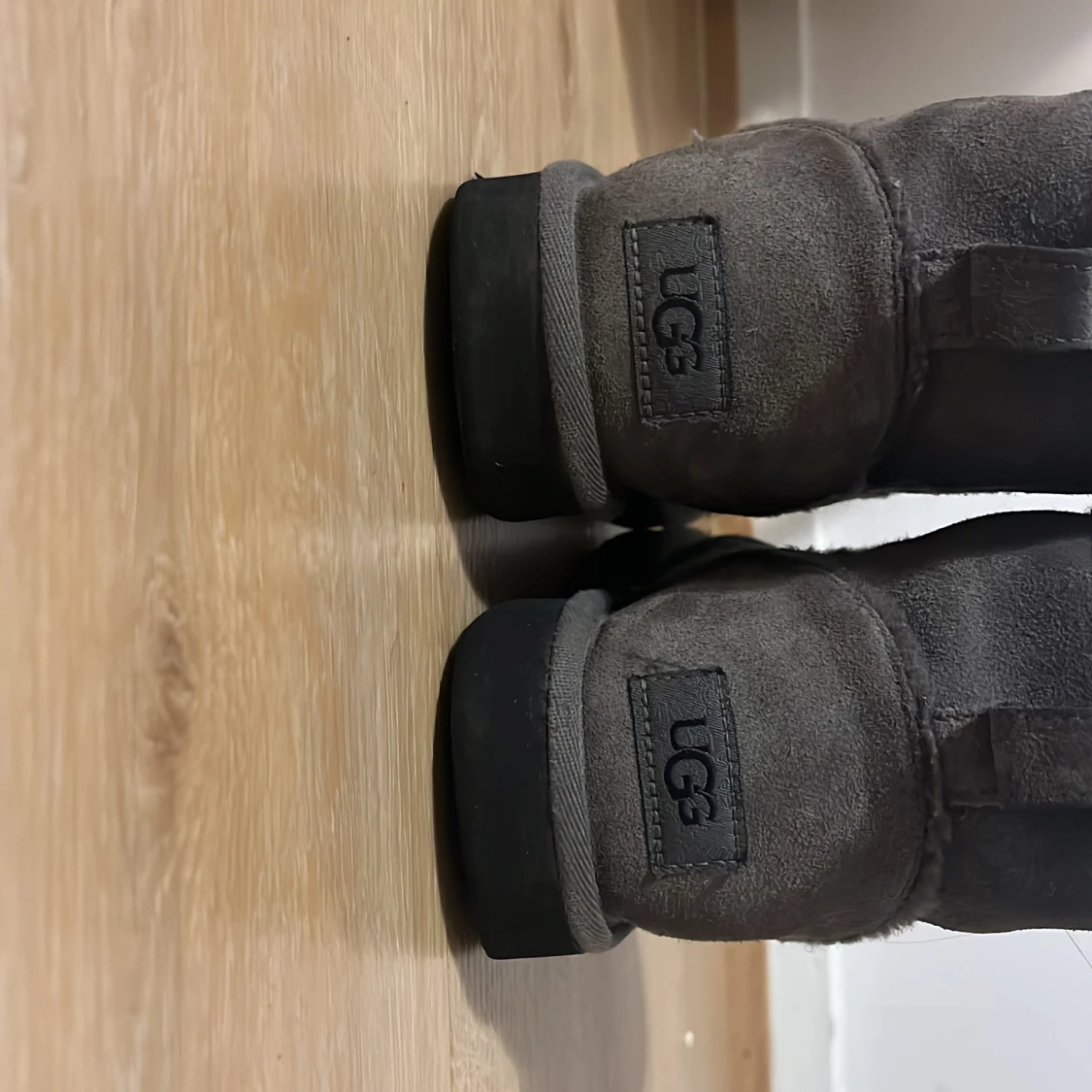 Grå UGG boots i mocka - 3
