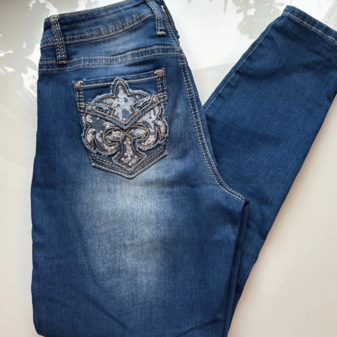 Blå Hydraulic jeans med broderad ficka - 2