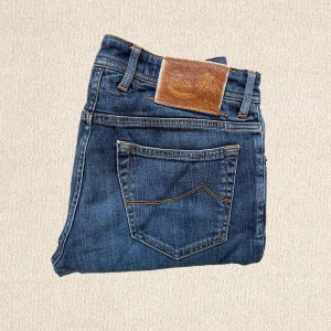 JACOB COHËN - Säljer desss Jacob Cohën Jeans i modellen 688✔️ Size 31✔️ Skriv vid minsta fundering