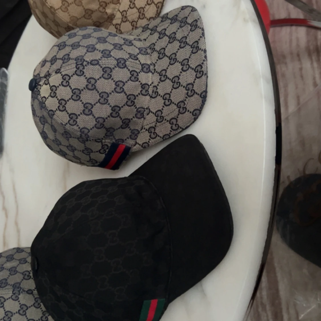 Svart Gucci keps med GG-mönster - 4
