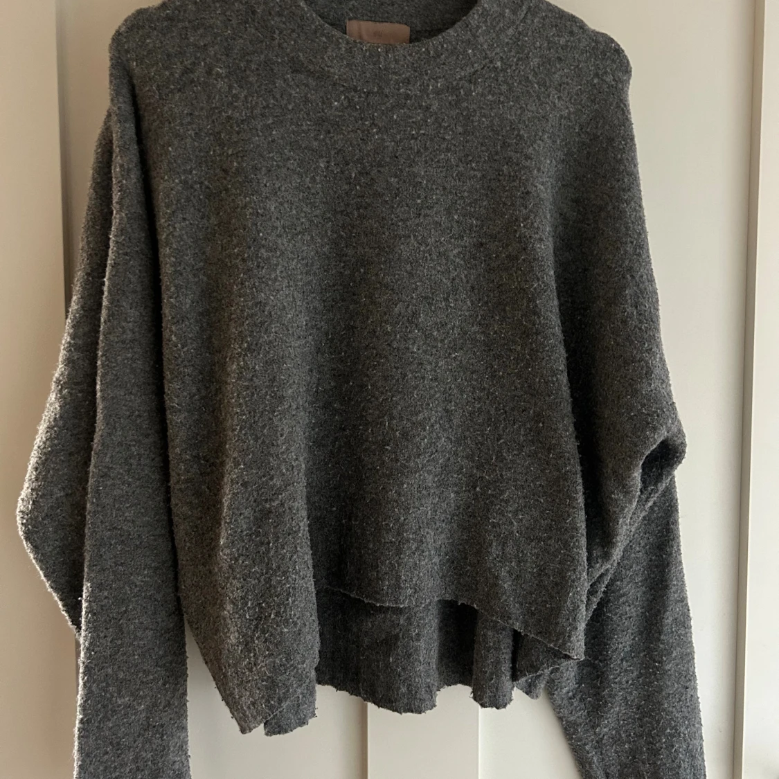 Mörkgrå stickad tröja från H&M