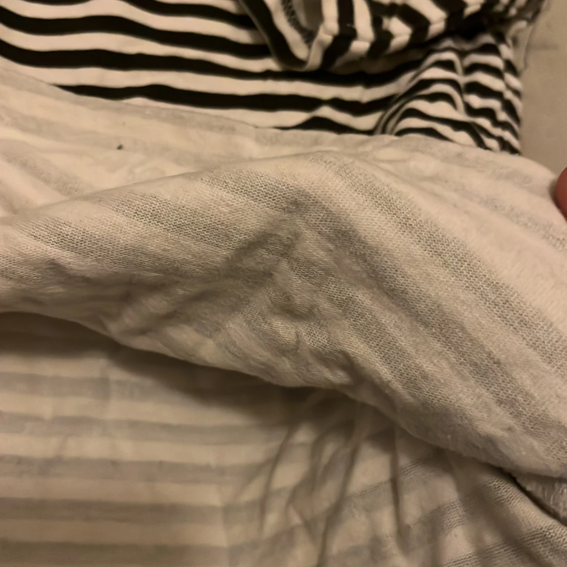 Randig svartvit t-shirt från POLAR - 4