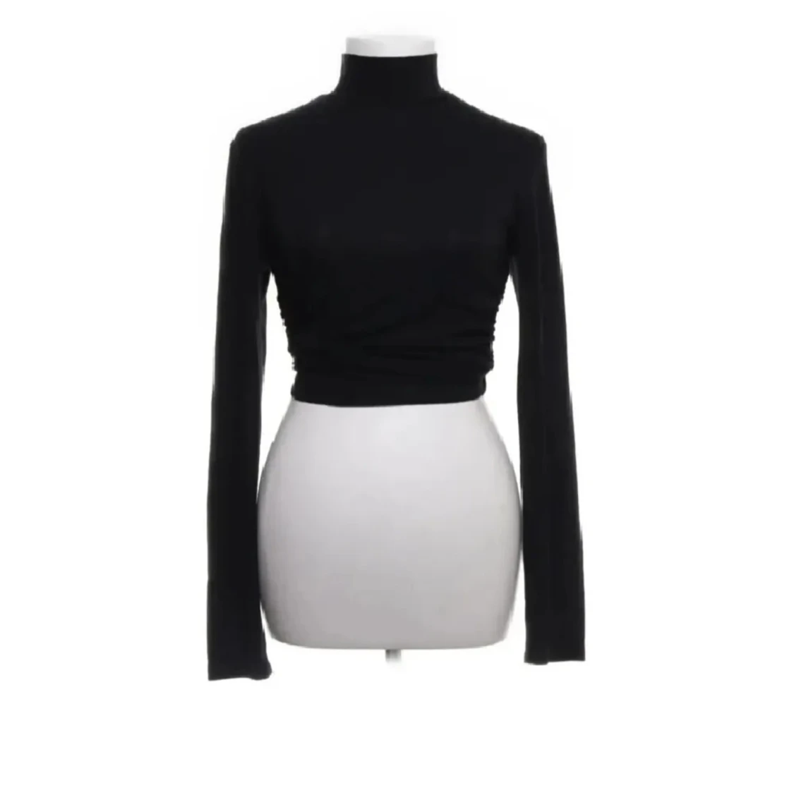 Svart croppad polotopp