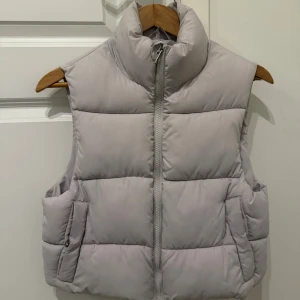 Dunväst - Dunväst endast använd 1 gång