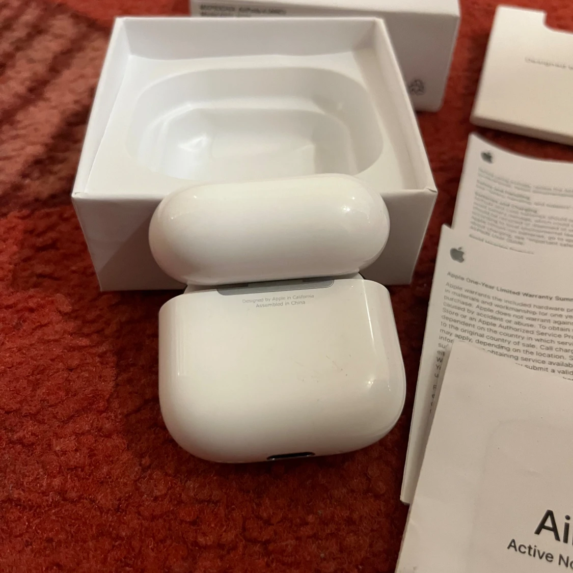 AirPods 4 - 2
