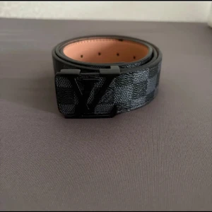 Bälte  - Dm vid intresse 