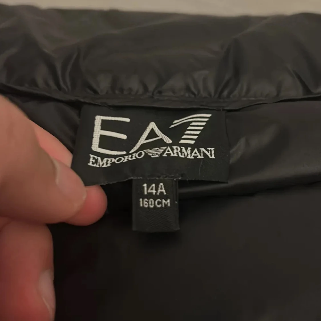 Svart dunväst från EA7 Emporio Armani - 3