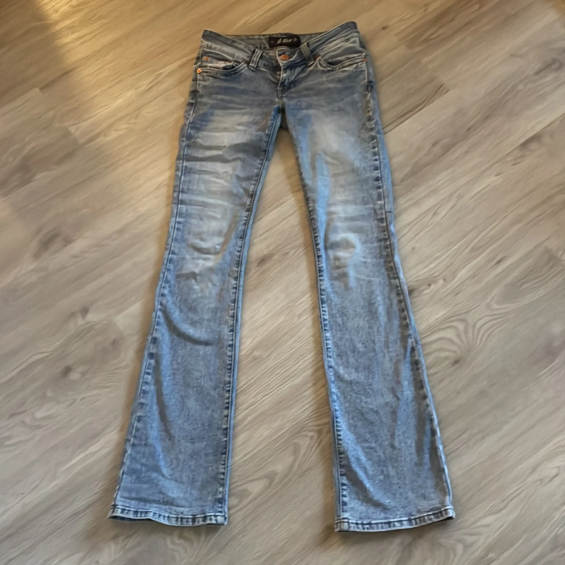 Ljusblå bootcut jeans från G.Rise