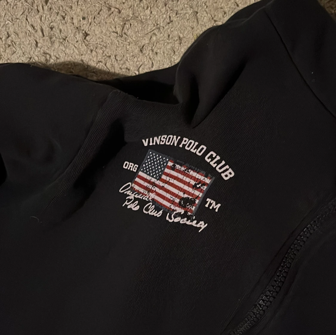 Svart hoodie från Vinson Polo Club STORLEK 12y  - 2