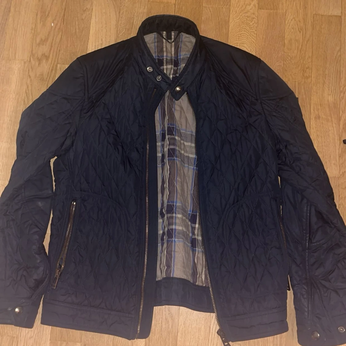 Mörkblå quiltad jacka från Belstaff