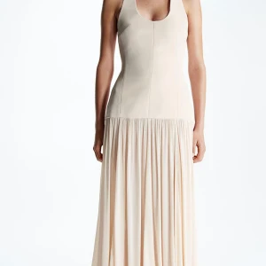 Sökes H&M studio klänning storlek 32 eller 34 - Söker denna klänning från H&M studio i antingen storlek 32 eller 34! Skriv till mig om du har det och priset du vill ha för den! 