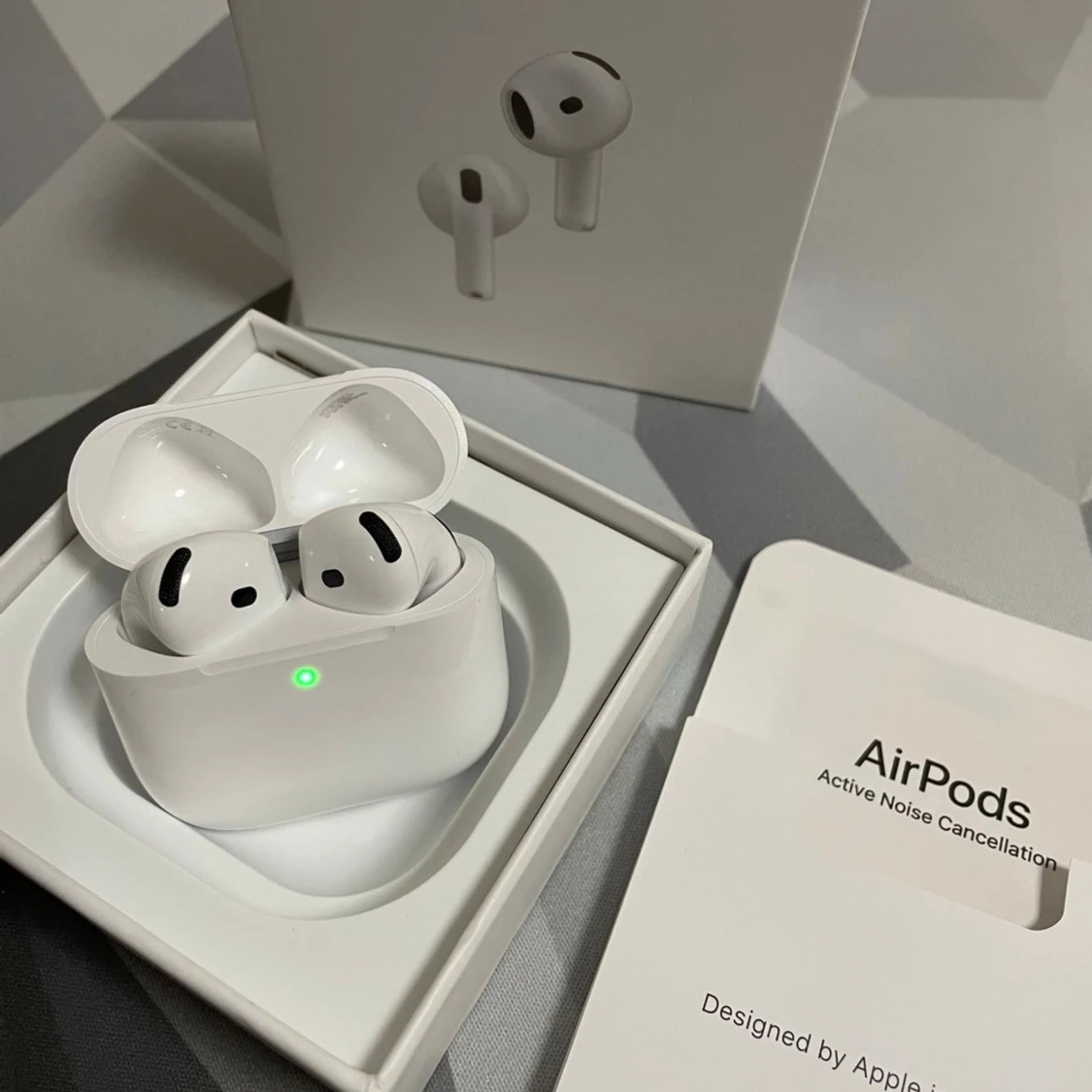 AirPods 4