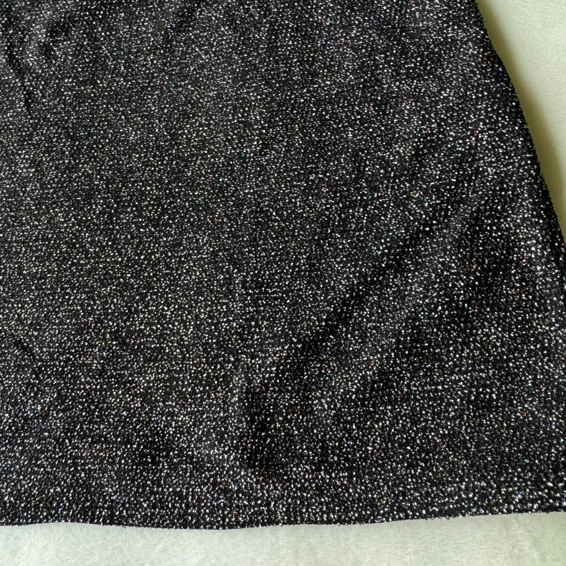 Glittrig klänning  - 3