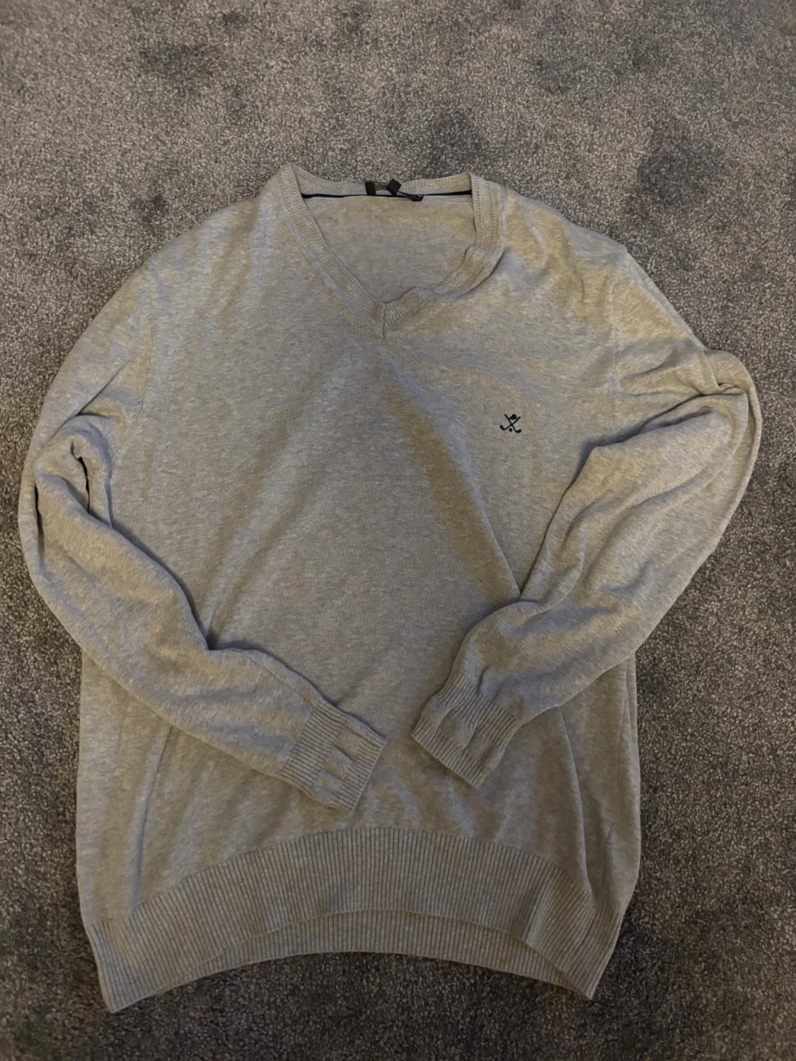 Grå v-ringad tröja Sir Raymond Tailor