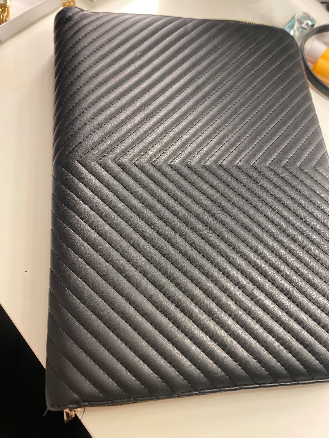 Svart dator fodral från Åhléns