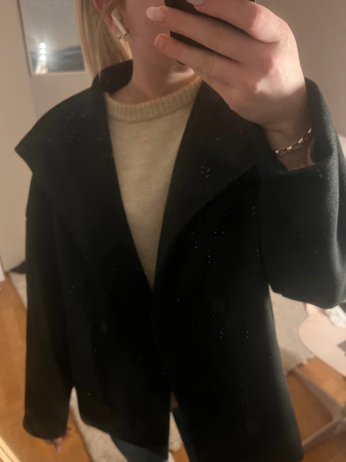 Svart skepparkavaj med bred krage - 2