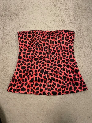 Rosa leopard topp - Snygg rosa leopard topp. Inga skador. 💕