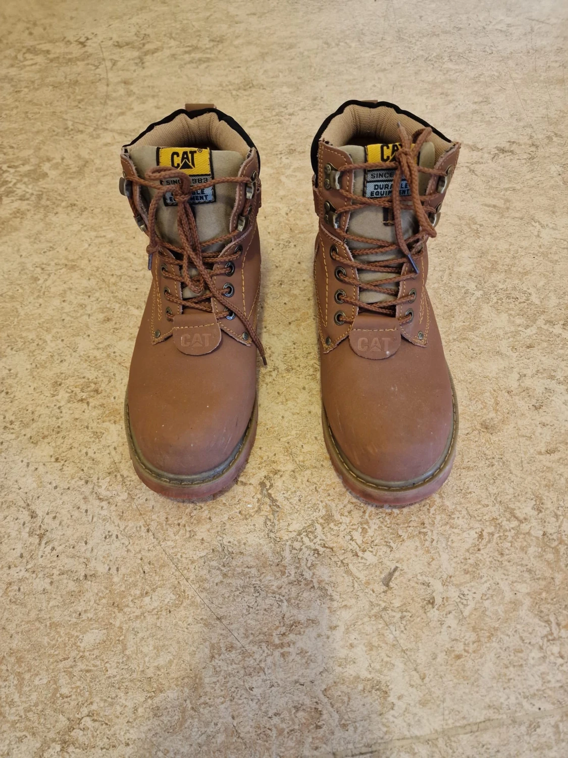 Bruna CAT boots i skinn