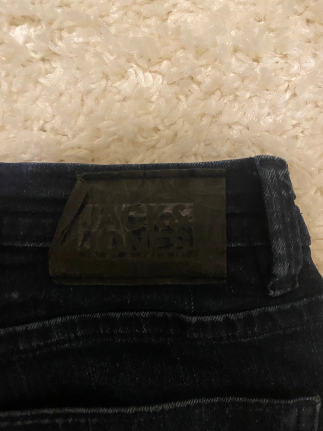 Mörkblå jeans från Jack & Jones - 2