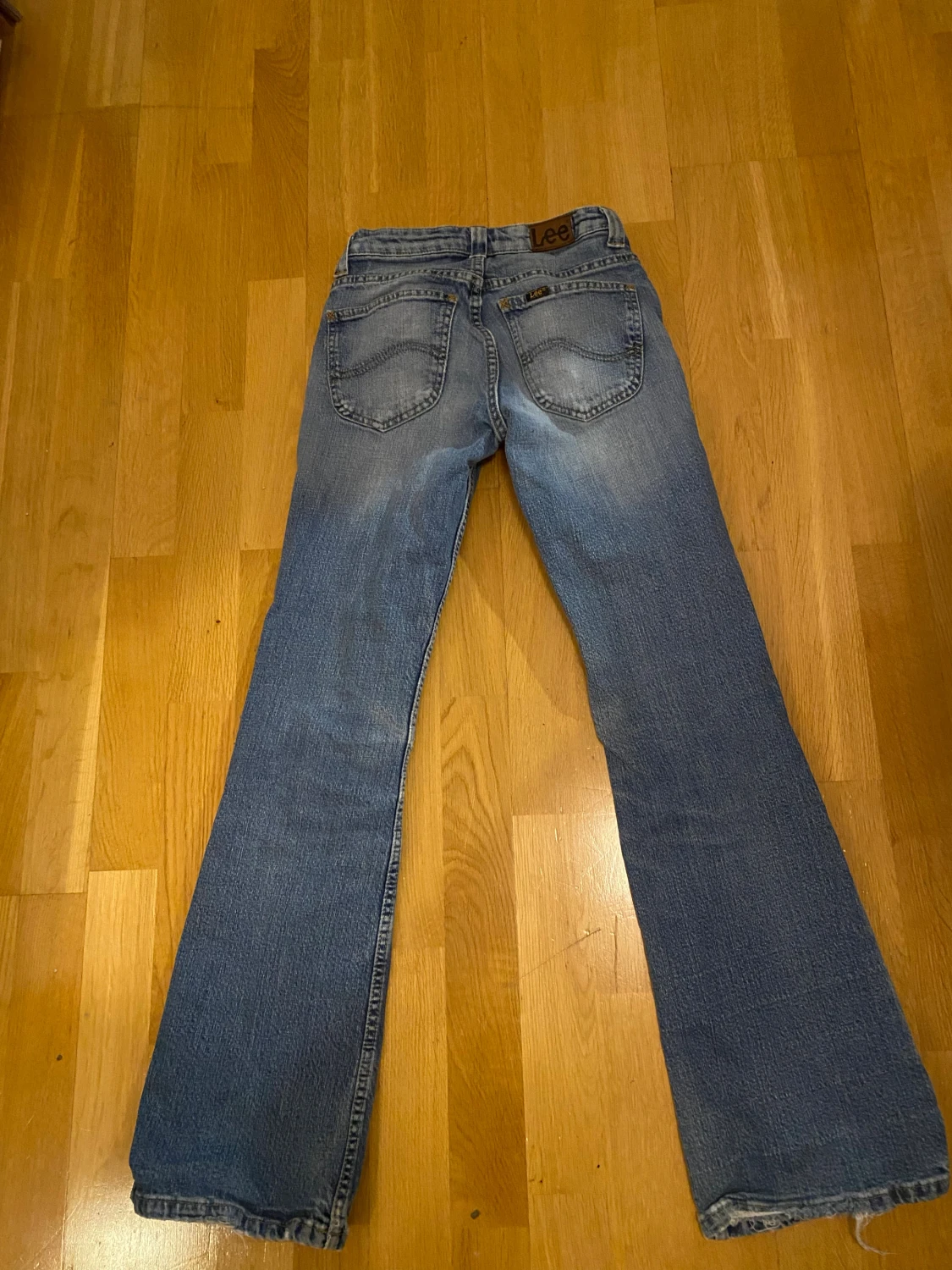 Blå bootcut jeans från Lee - 2
