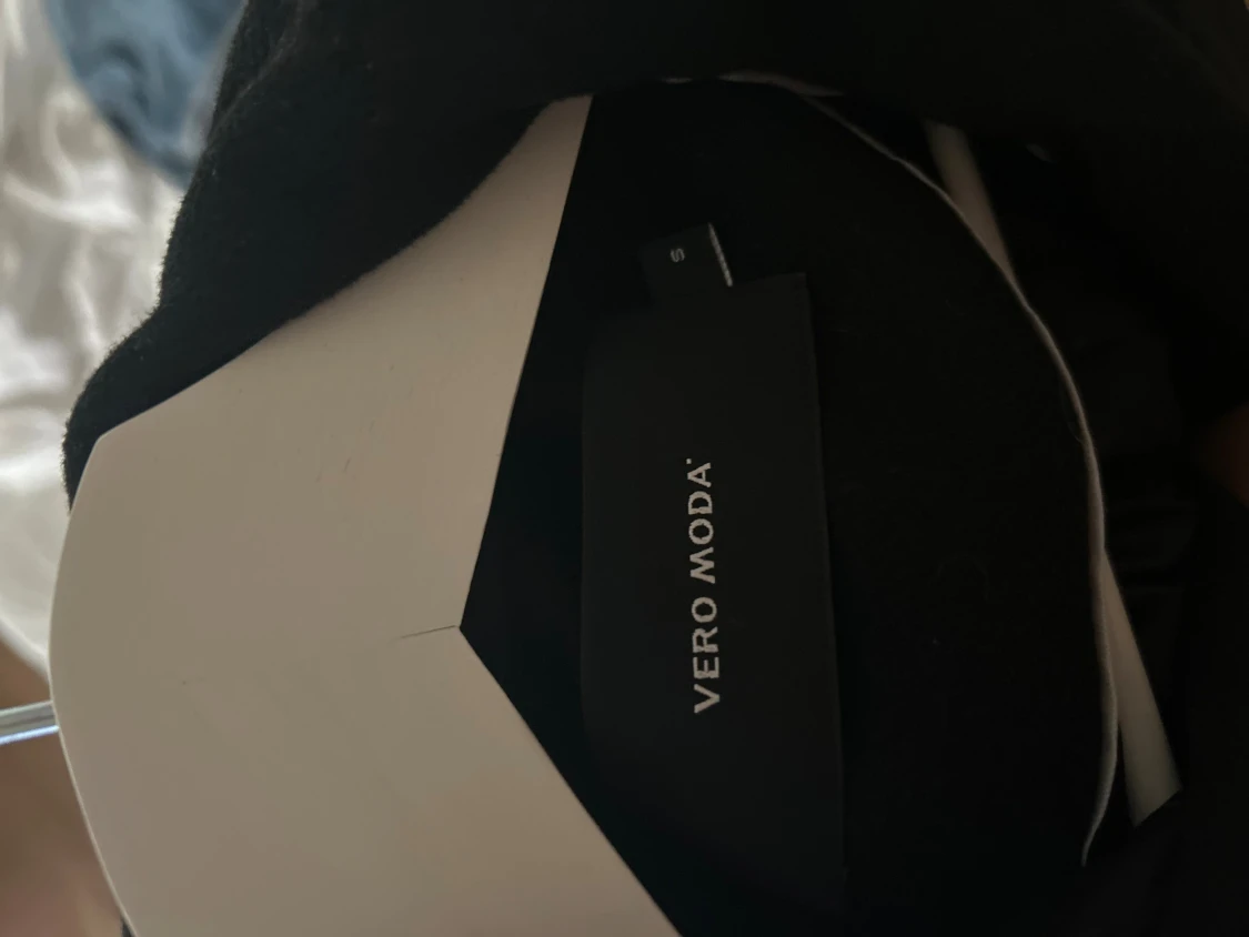 Svart kappa från Vero Moda med bälte - 2