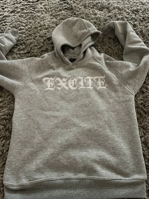 Excite diamond hoddie  - En hoddie som inte går att köpa någonstans längre limted edition från excite kommer i en dress men säljer endast tröjan nu pris 1299kr
